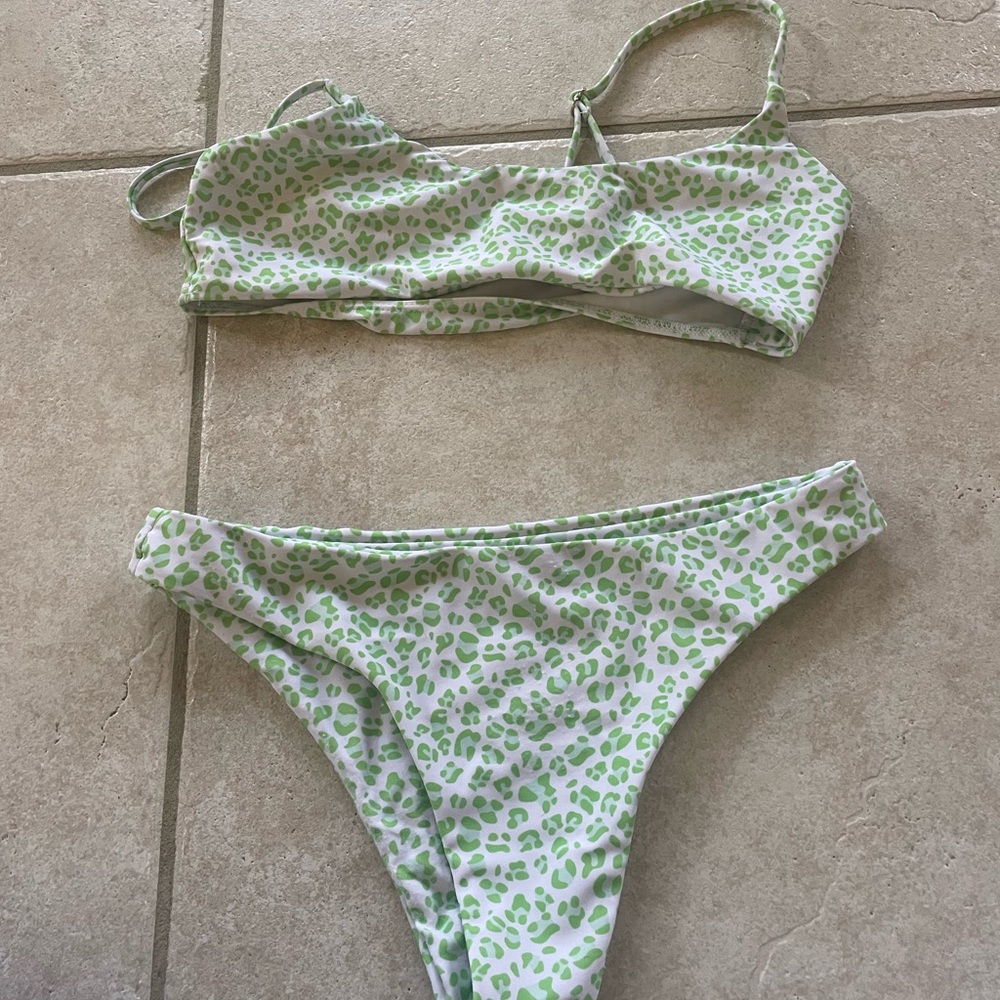 Green cheetahs print bikini
